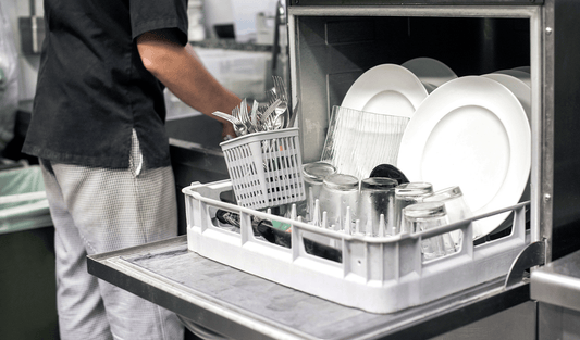 Guía completa para comprar un lavavajillas industrial sin fallar en el intento